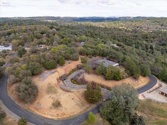 1160 N Circle Dr, Diamond Springs, CA 95619