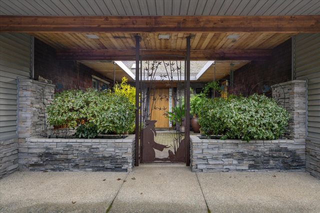 1160 N Circle Dr, Diamond Springs, CA 95619