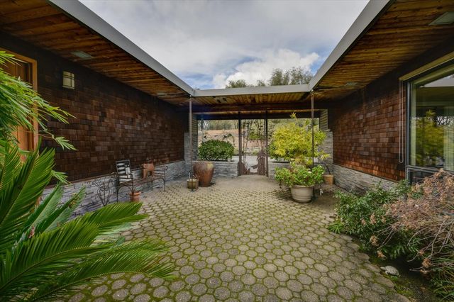 1160 N Circle Dr, Diamond Springs, CA 95619