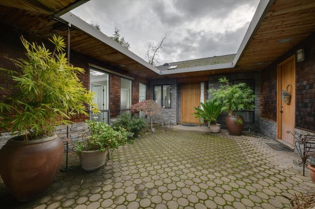 1160 N Circle Dr, Diamond Springs, CA 95619