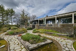 1160 N Circle Dr, Diamond Springs, CA 95619