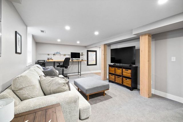 5344 Chowen Avenue S, Minneapolis, MN 55410