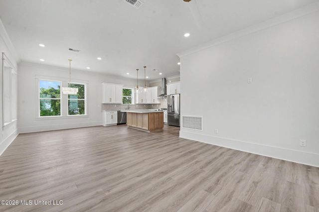 120 Beachview Drive, Pass Christian, MS 39571