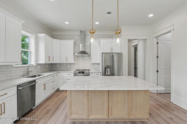 120 Beachview Drive, Pass Christian, MS 39571