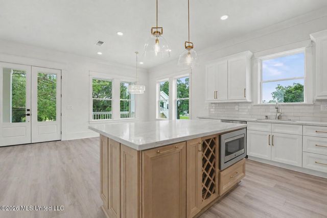 120 Beachview Drive, Pass Christian, MS 39571