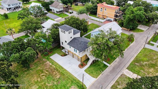 120 Beachview Drive, Pass Christian, MS 39571