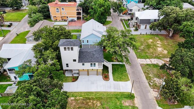 120 Beachview Drive, Pass Christian, MS 39571