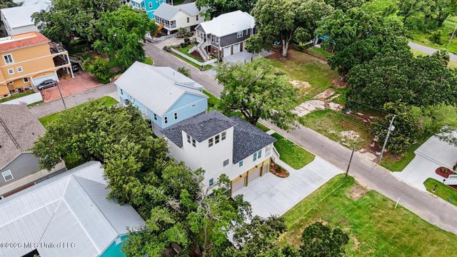 120 Beachview Drive, Pass Christian, MS 39571