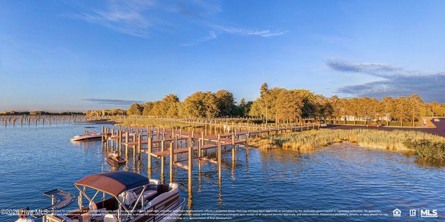 72 Wave Crest Drive, Hampstead, NC 28443