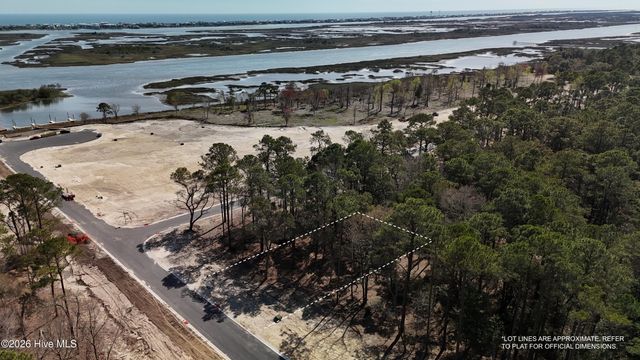 72 Wave Crest Drive, Hampstead, NC 28443