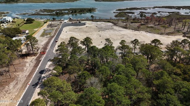 72 Wave Crest Drive, Hampstead, NC 28443