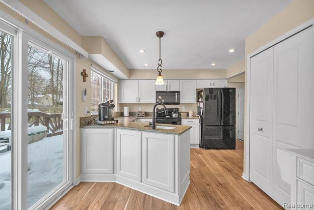 34057 Angeline Avenue, Livonia, MI 48150