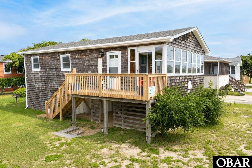 Image 1 of property listing at 200 E Barnes Street, Nags Head, NC 27959