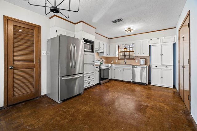 3014 Latonia St, Longview, TX 75605