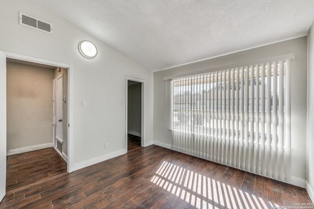 7123 Thrush View Ln Apt 20, San Antonio, TX 78209