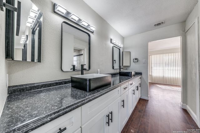 7123 Thrush View Ln Apt 20, San Antonio, TX 78209