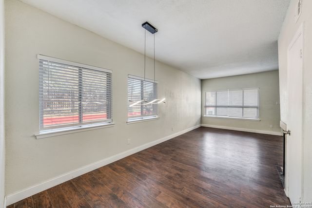 7123 Thrush View Ln Apt 20, San Antonio, TX 78209