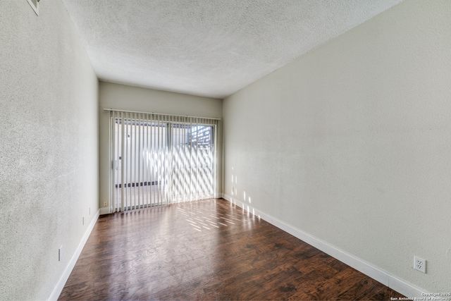 7123 Thrush View Ln Apt 20, San Antonio, TX 78209