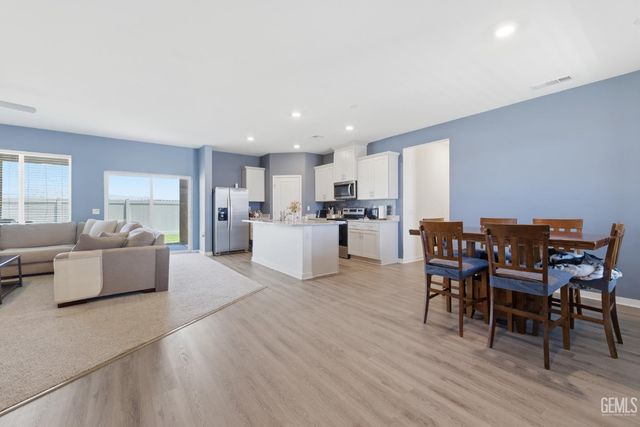 5101 Chukchansi Avenue, Bakersfield, CA 93306