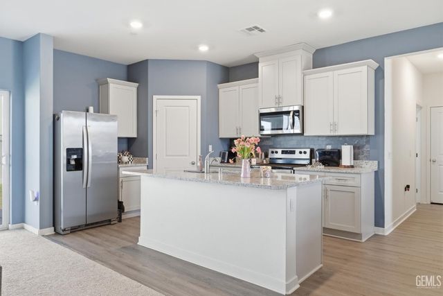 5101 Chukchansi Avenue, Bakersfield, CA 93306