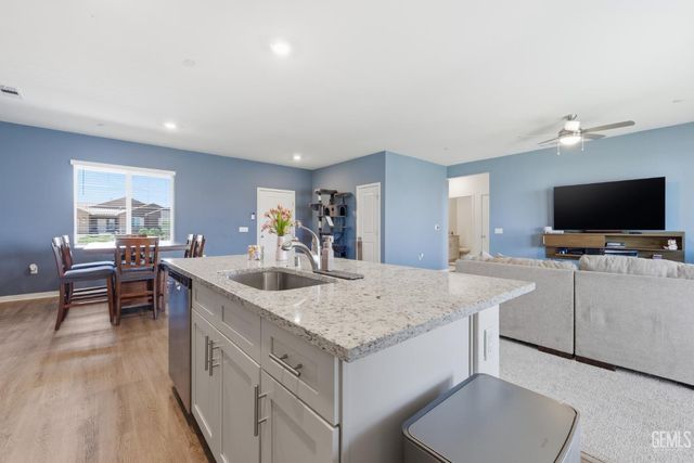 5101 Chukchansi Avenue, Bakersfield, CA 93306