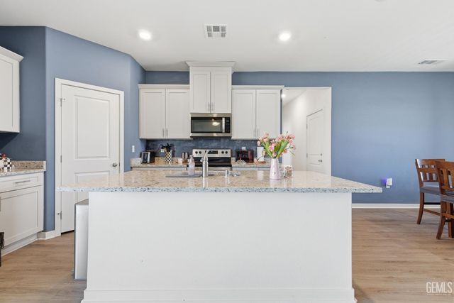 5101 Chukchansi Avenue, Bakersfield, CA 93306