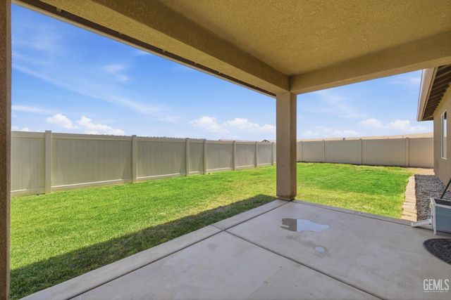 5101 Chukchansi Avenue, Bakersfield, CA 93306