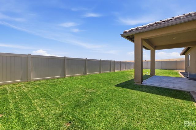 5101 Chukchansi Avenue, Bakersfield, CA 93306