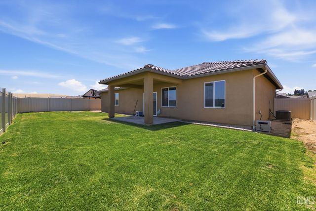5101 Chukchansi Avenue, Bakersfield, CA 93306