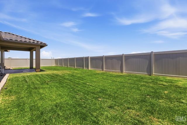 5101 Chukchansi Avenue, Bakersfield, CA 93306