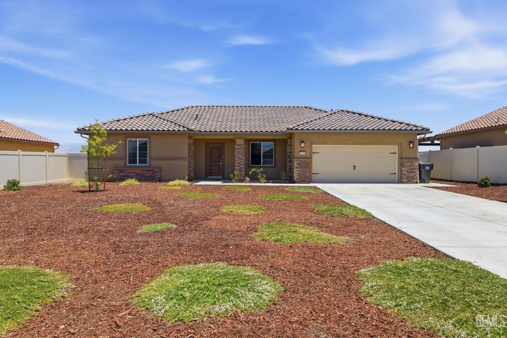 5101 Chukchansi Avenue, Bakersfield, CA 93306