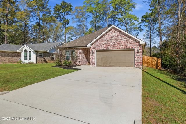 954 Laa La Place, Diamondhead, MS 39525