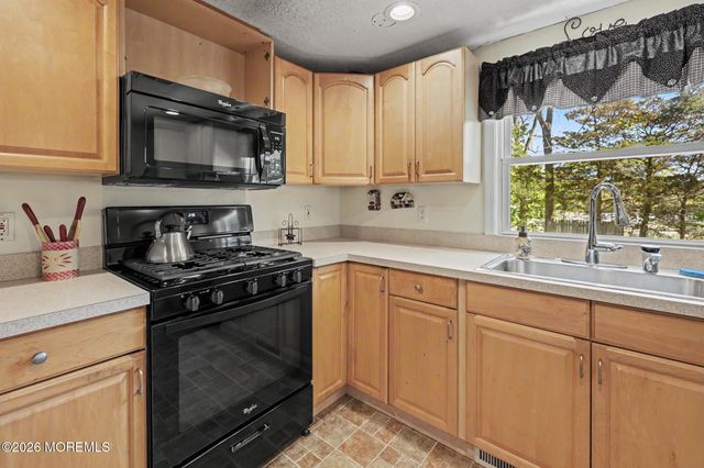 135 John Street, Brick, NJ 08724