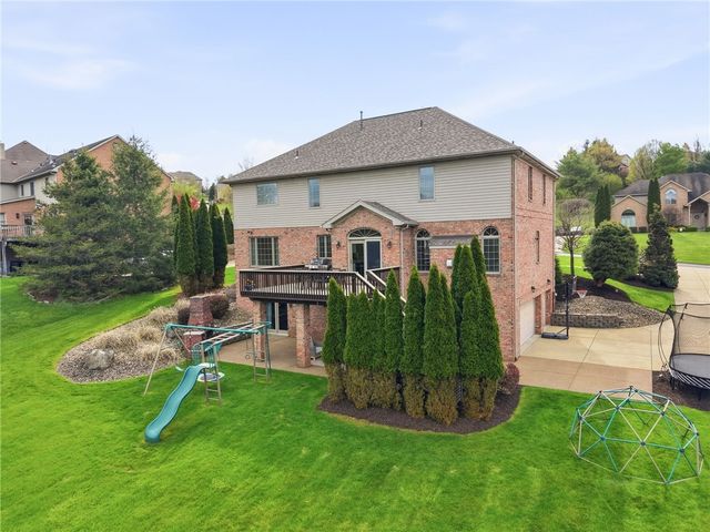 315 Fox Run Dr, Peters Twp, PA 15367