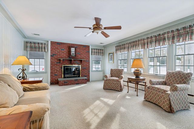 14 Hillside Avenue, Saint James, NY 11780