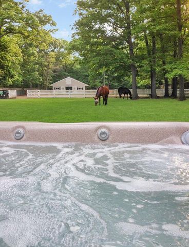 14 Hillside Avenue, Saint James, NY 11780