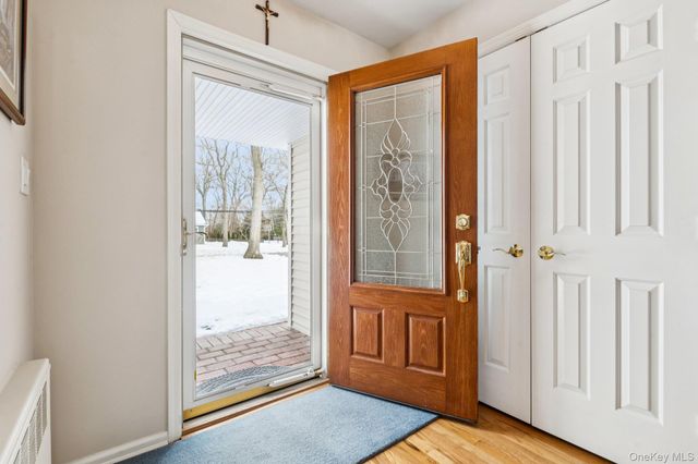 14 Hillside Avenue, Saint James, NY 11780