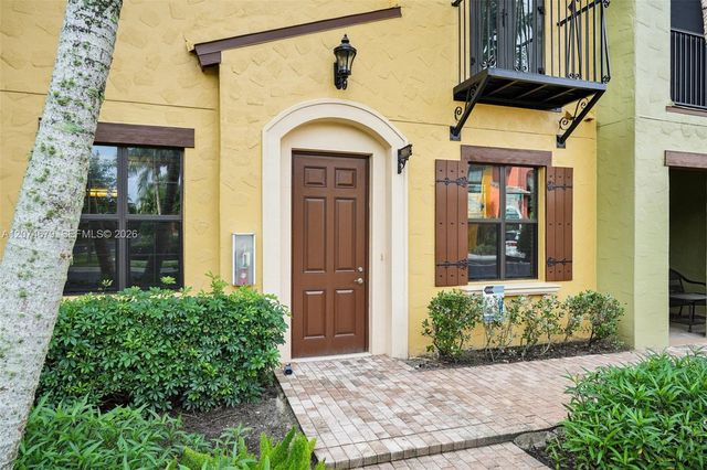 9064 N Capistrano Street 5004, Naples, FL 34113