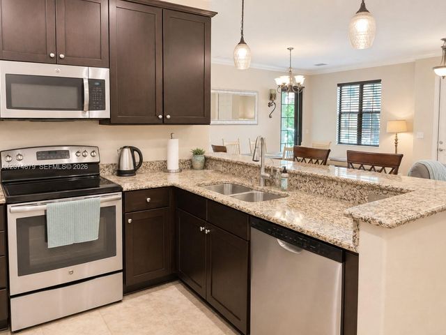 9064 N Capistrano Street 5004, Naples, FL 34113