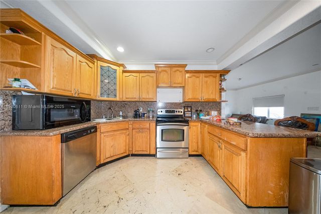 12265 SW 43rd St, Miami, FL 33175