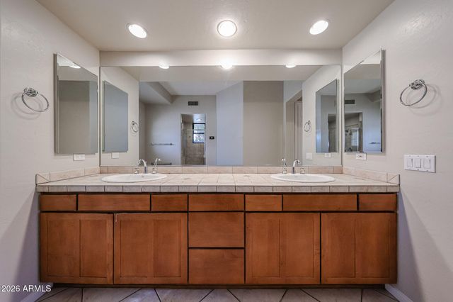 1710 W BARTLETT Way, Chandler, AZ 85248