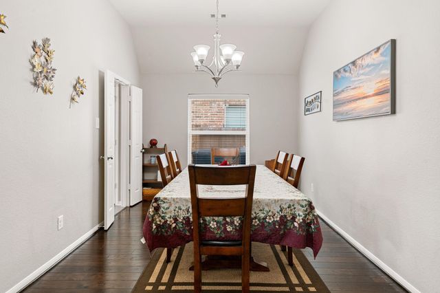 195 Midtown Park Drive, Alvin, TX 77511