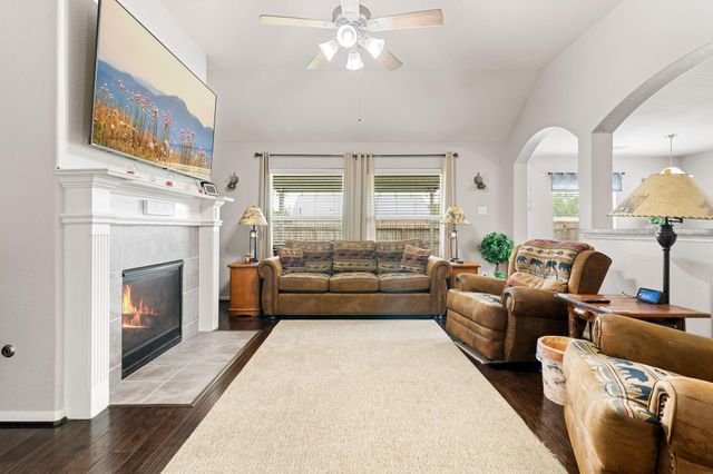 195 Midtown Park Drive, Alvin, TX 77511