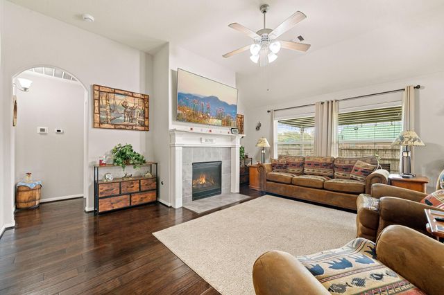 195 Midtown Park Drive, Alvin, TX 77511