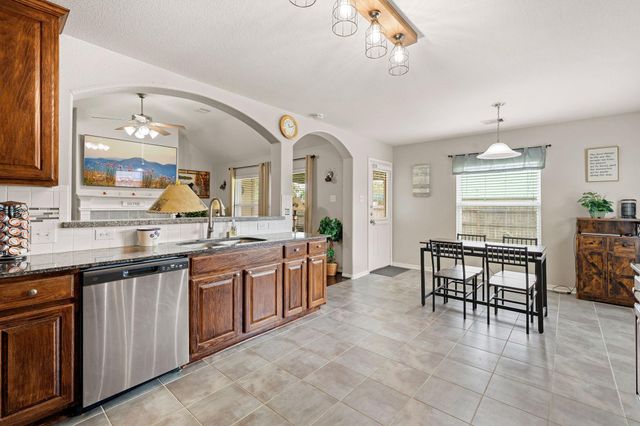 195 Midtown Park Drive, Alvin, TX 77511