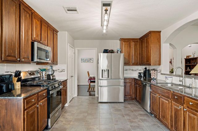 195 Midtown Park Drive, Alvin, TX 77511