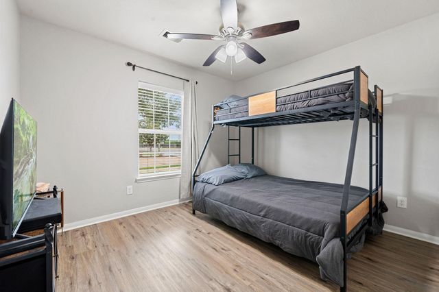 195 Midtown Park Drive, Alvin, TX 77511