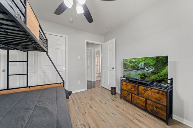 195 Midtown Park Drive, Alvin, TX 77511