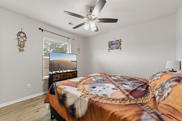 195 Midtown Park Drive, Alvin, TX 77511