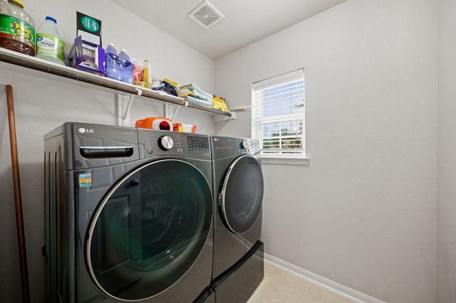 195 Midtown Park Drive, Alvin, TX 77511